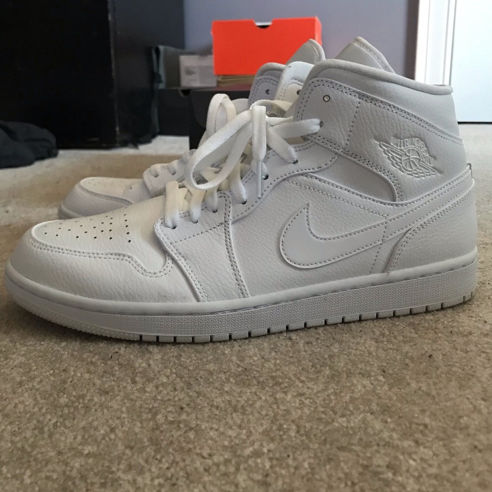 Jordan 1 Mid